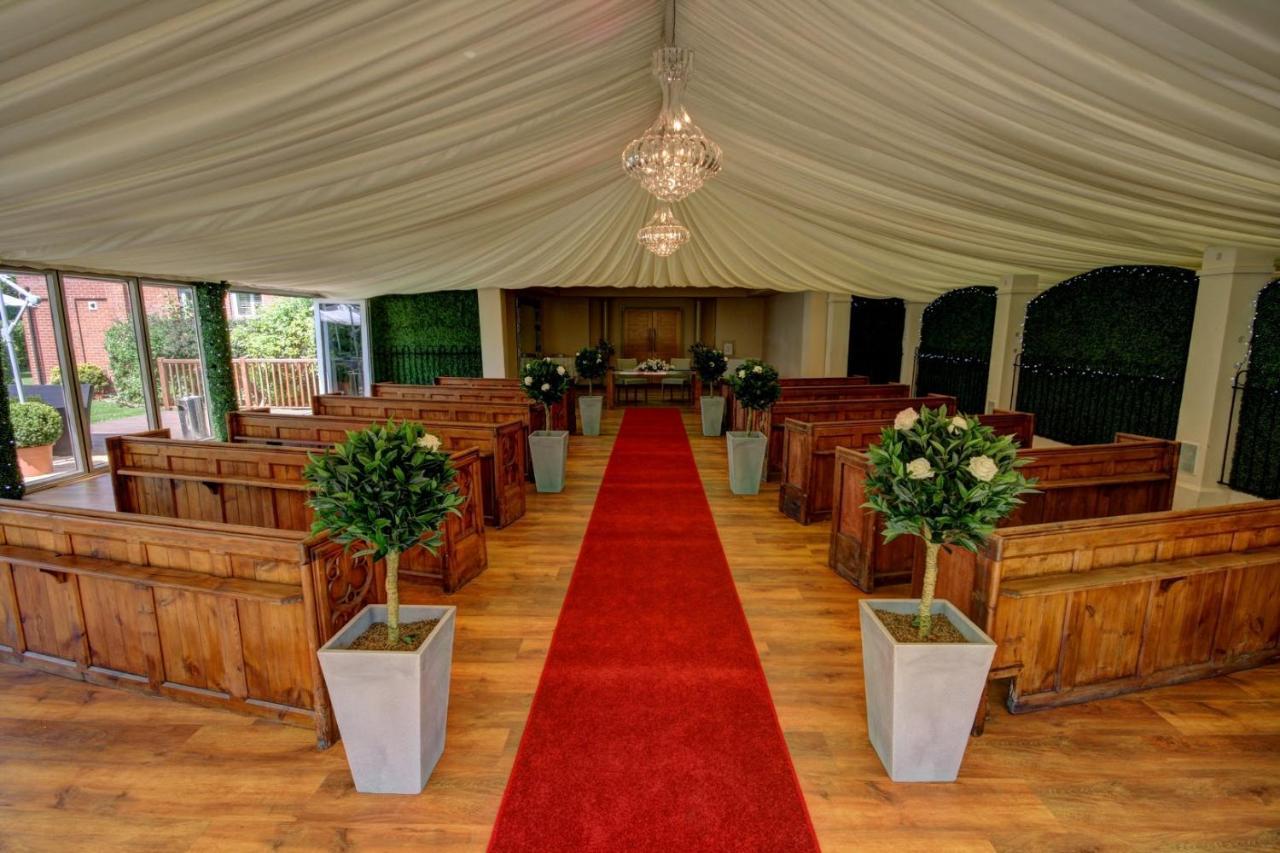 The Rochford Hotel Exterior photo